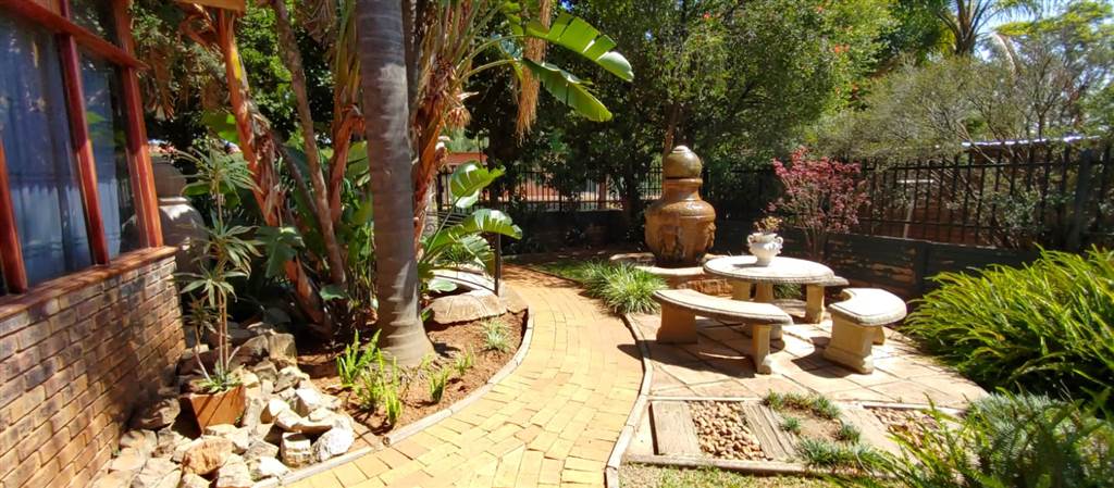 3.5 Bed House in Pretoria Gardens photo number 5