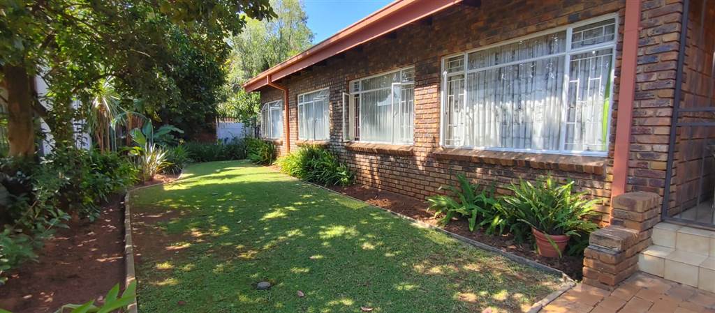3.5 Bed House in Pretoria Gardens photo number 6