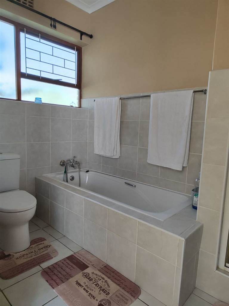 5 Bed House in Bredasdorp photo number 18