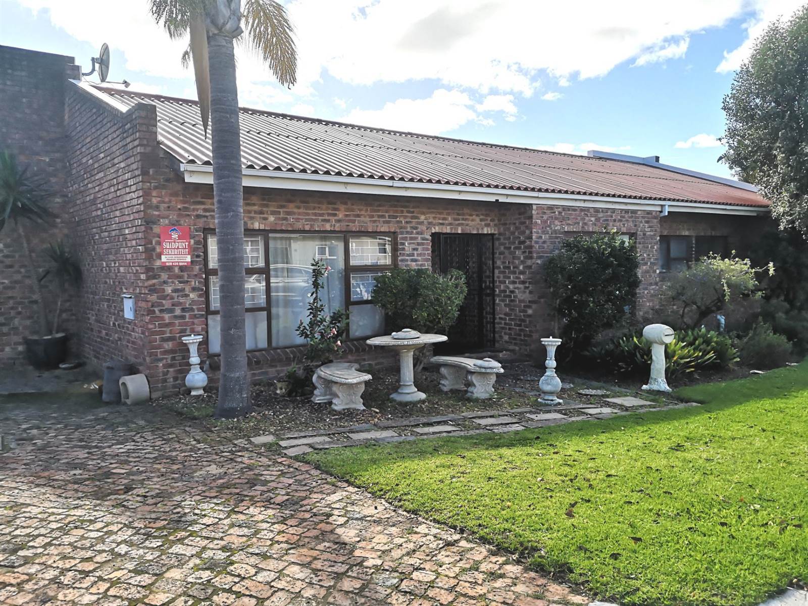 5 Bed House in Bredasdorp photo number 3