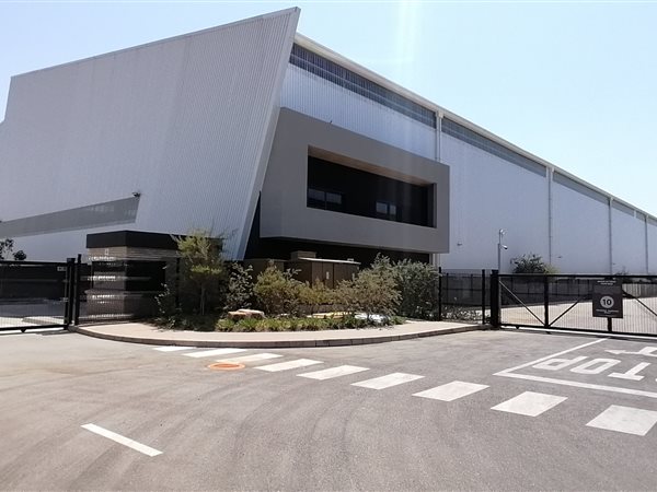 10 000  m² Commercial space