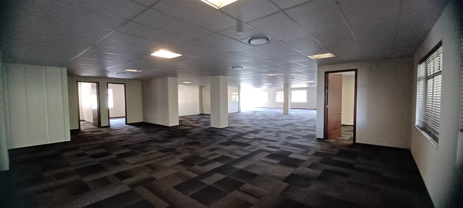1013  m² Commercial space in Illovo photo number 7