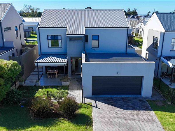3 Bedroom Duplex 3 Bedroom Duplex