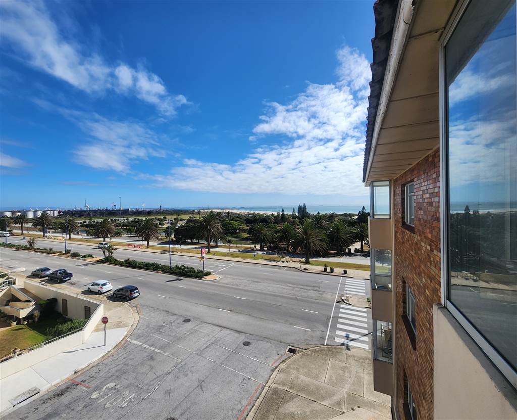 2 Bed Apartment to rent in Humewood RR4063471 Private Property