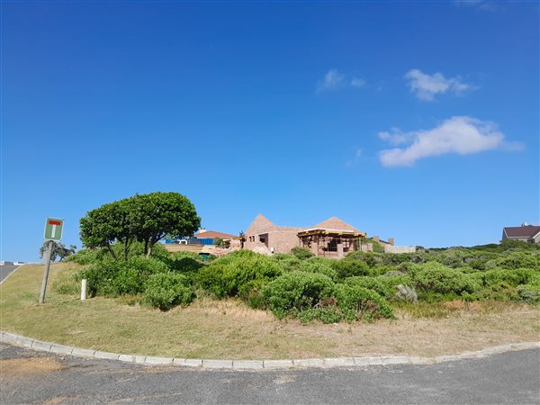 588 m² Land