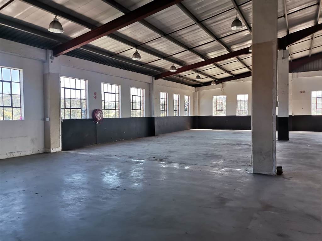 1180  m² Industrial space in New Germany photo number 2