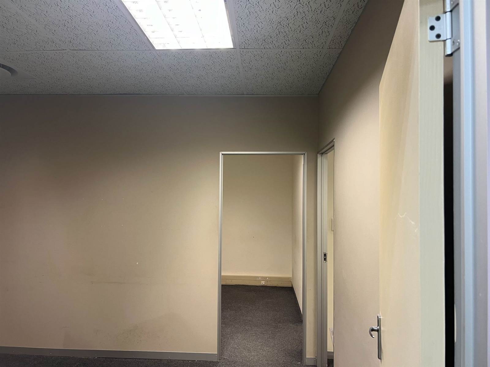 326  m² Office Space in Nelspruit photo number 10