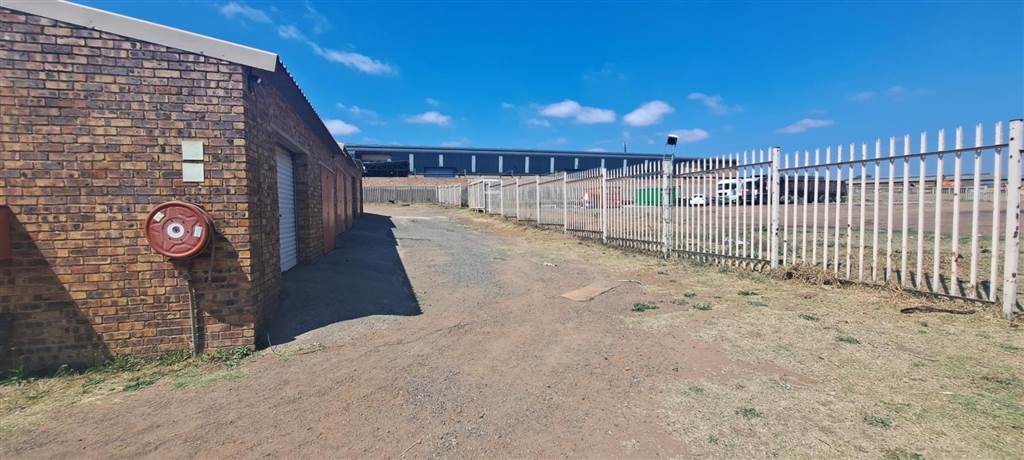 300  m² Commercial space in Middelburg Central photo number 6