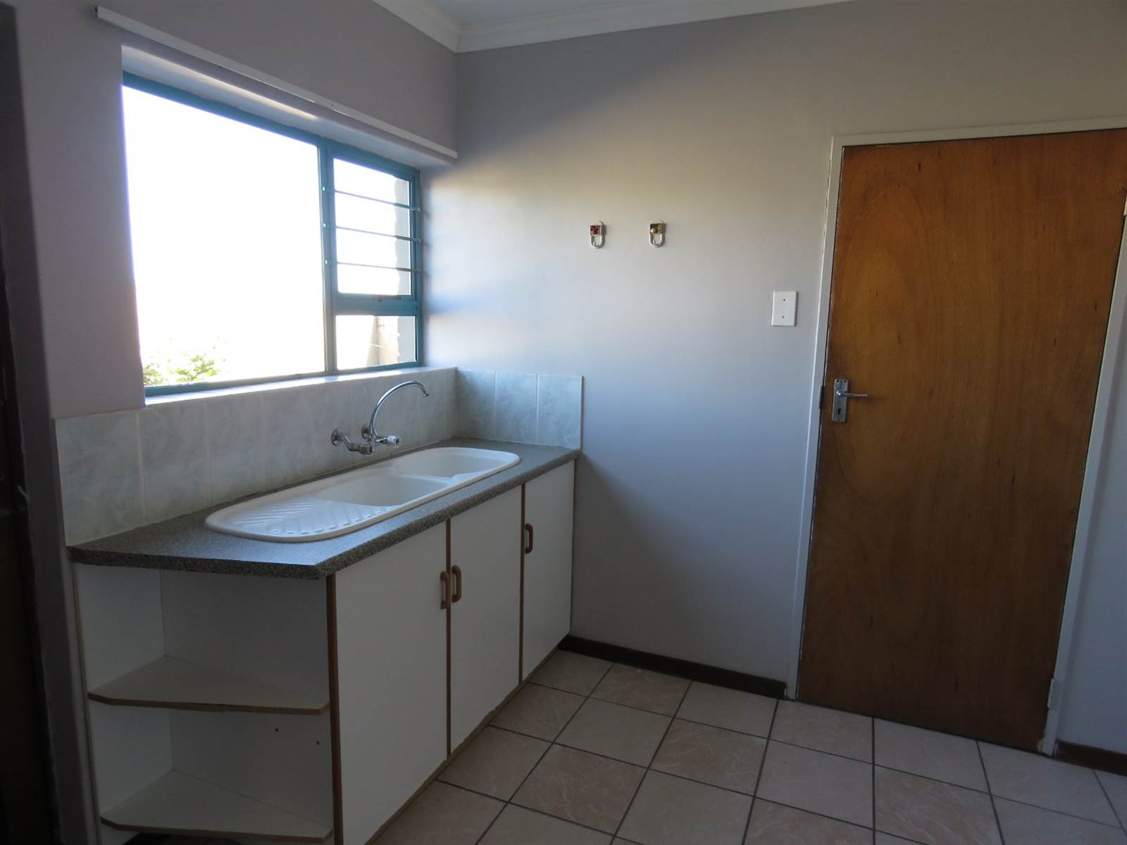 5 Bed House in Myburgh Park photo number 29