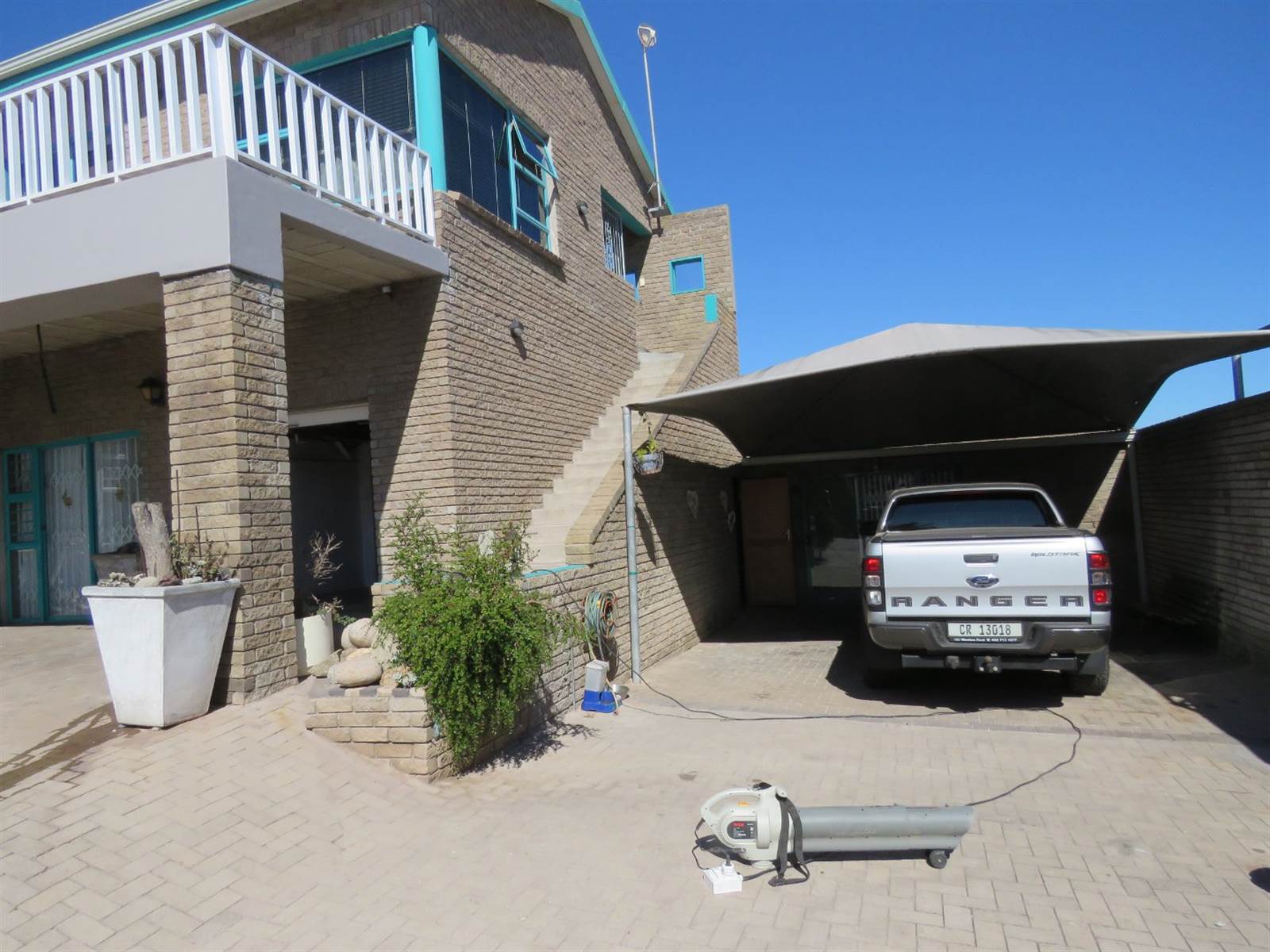 5 Bed House in Myburgh Park photo number 2