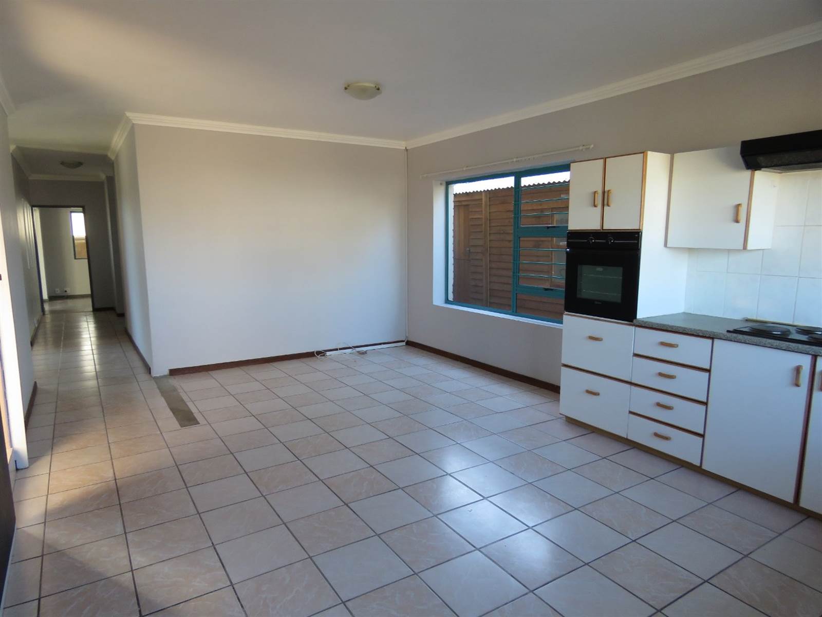 5 Bed House in Myburgh Park photo number 27
