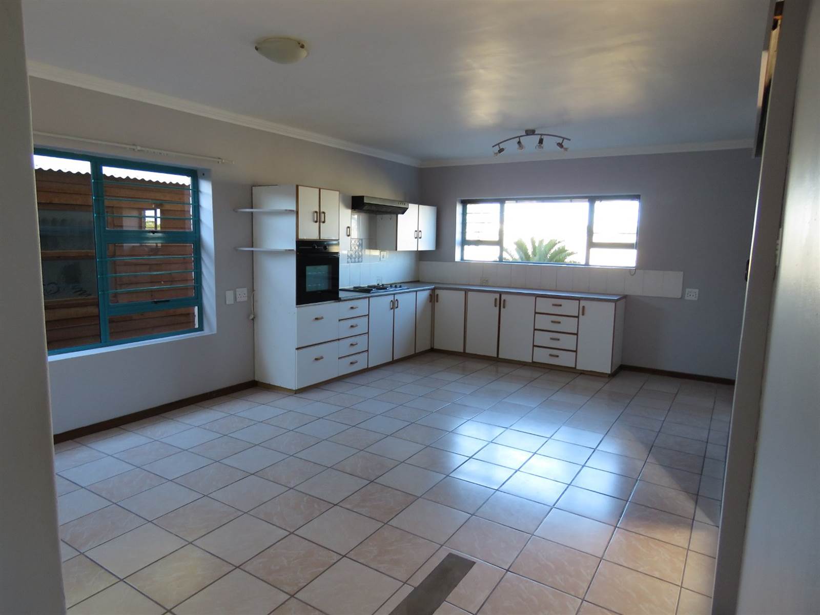 5 Bed House in Myburgh Park photo number 25