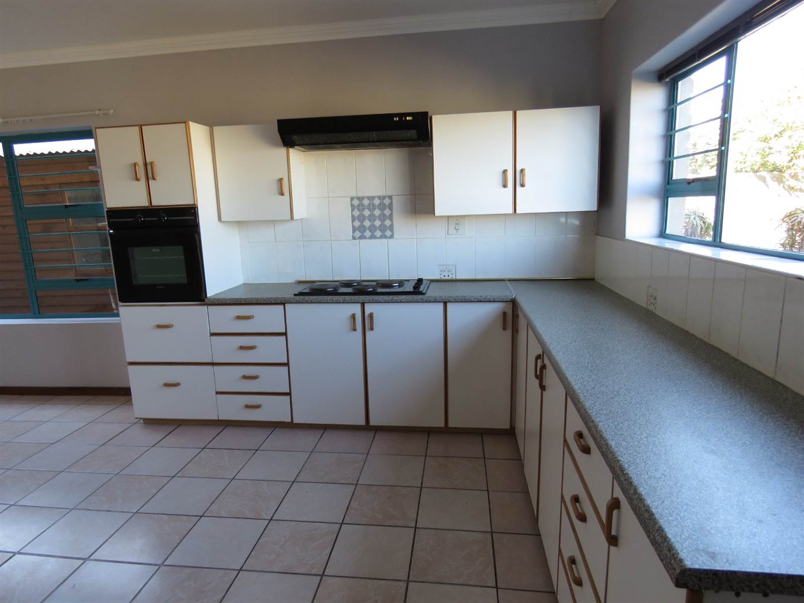5 Bed House in Myburgh Park photo number 26