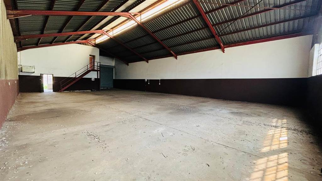 350  m² Industrial space in Daleside photo number 8