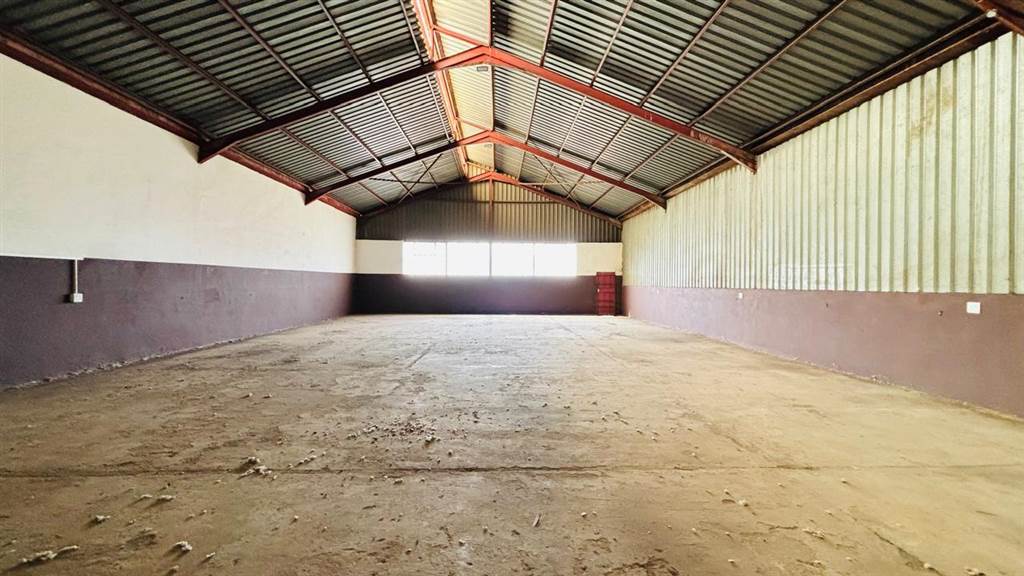 350  m² Industrial space in Daleside photo number 4
