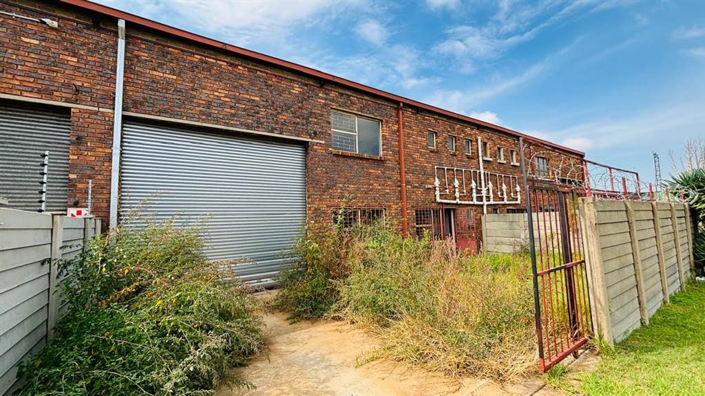 350  m² Industrial space in Daleside photo number 12