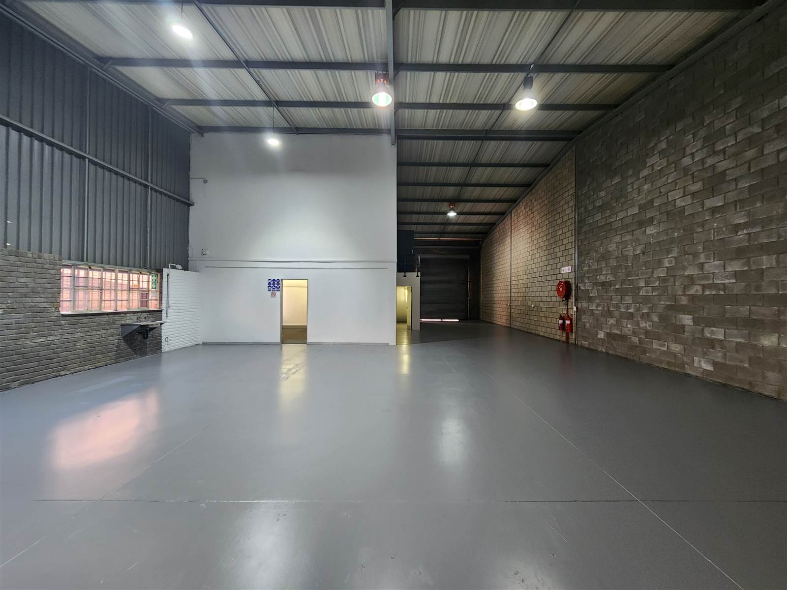 370  m² Industrial space in Spartan photo number 5