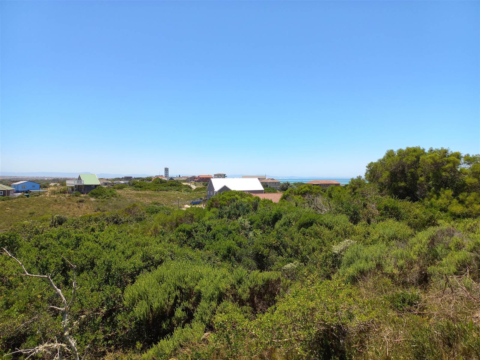 735 m² Land available in Paradise Beach photo number 1