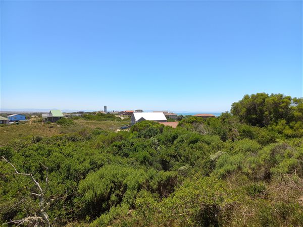 735 m² Land available in Paradise Beach