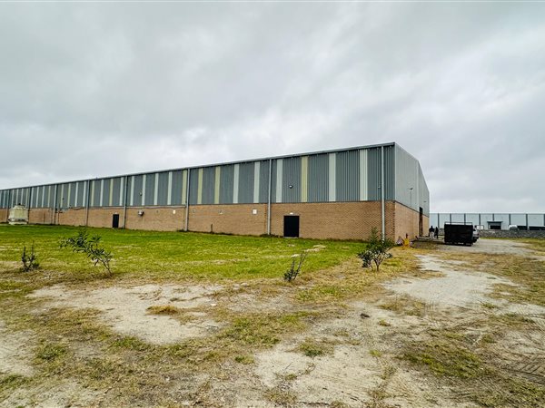 2 500  m² Industrial space