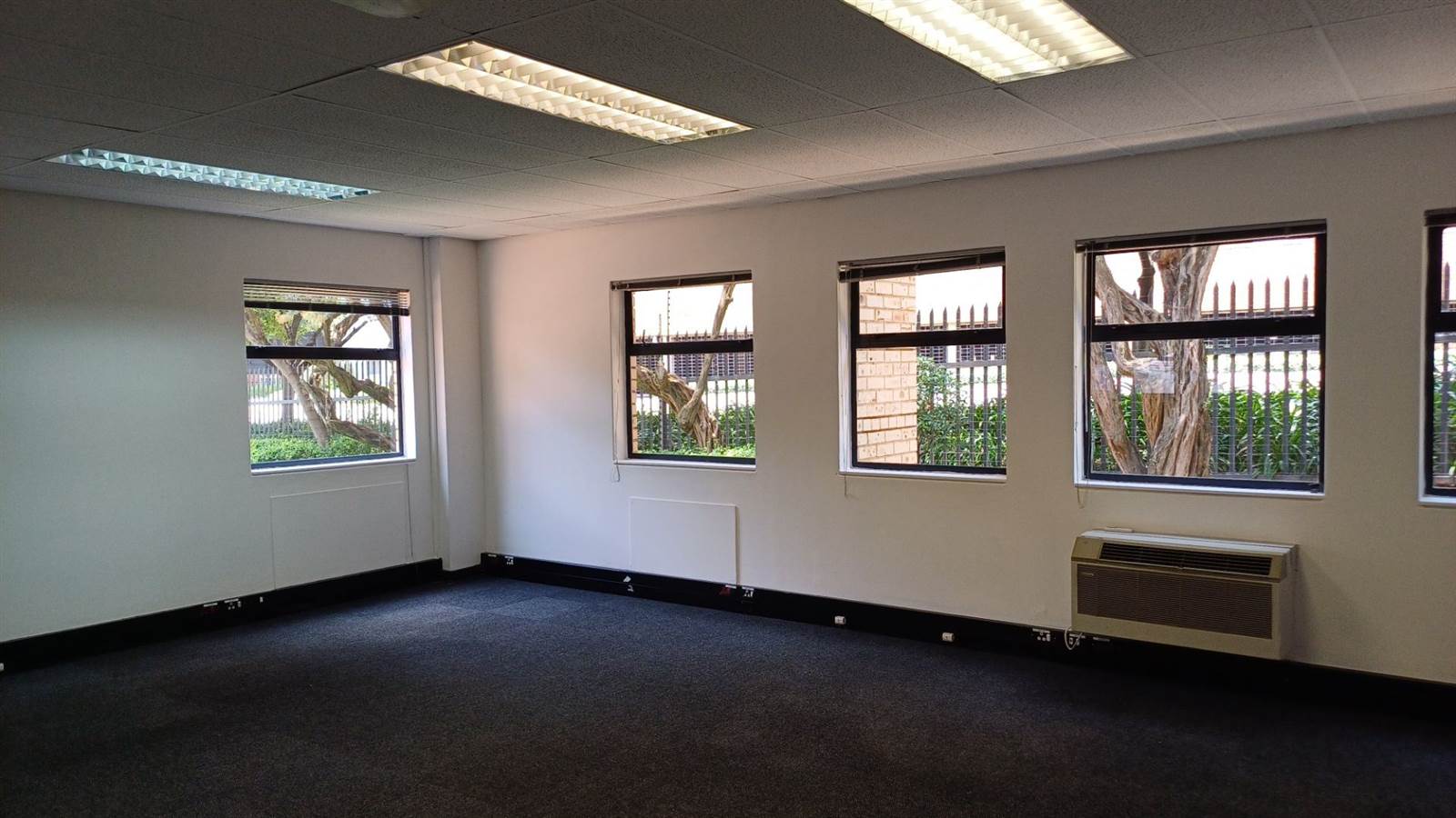 360.22  m² Office Space in Bryanston photo number 8