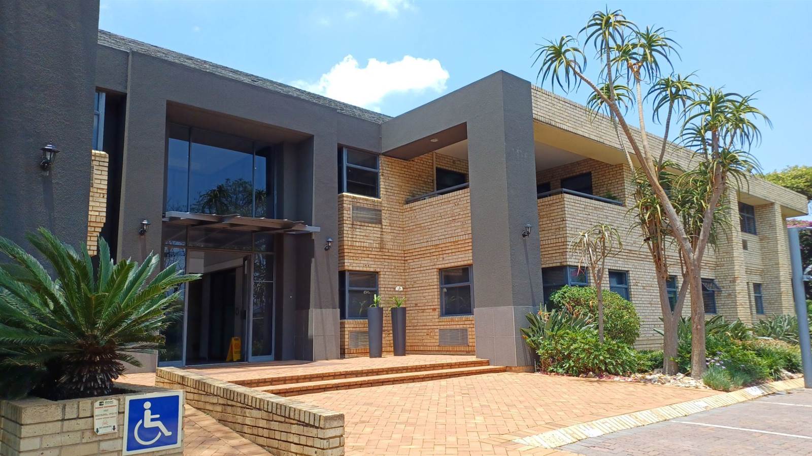 360.22  m² Office Space in Bryanston photo number 1