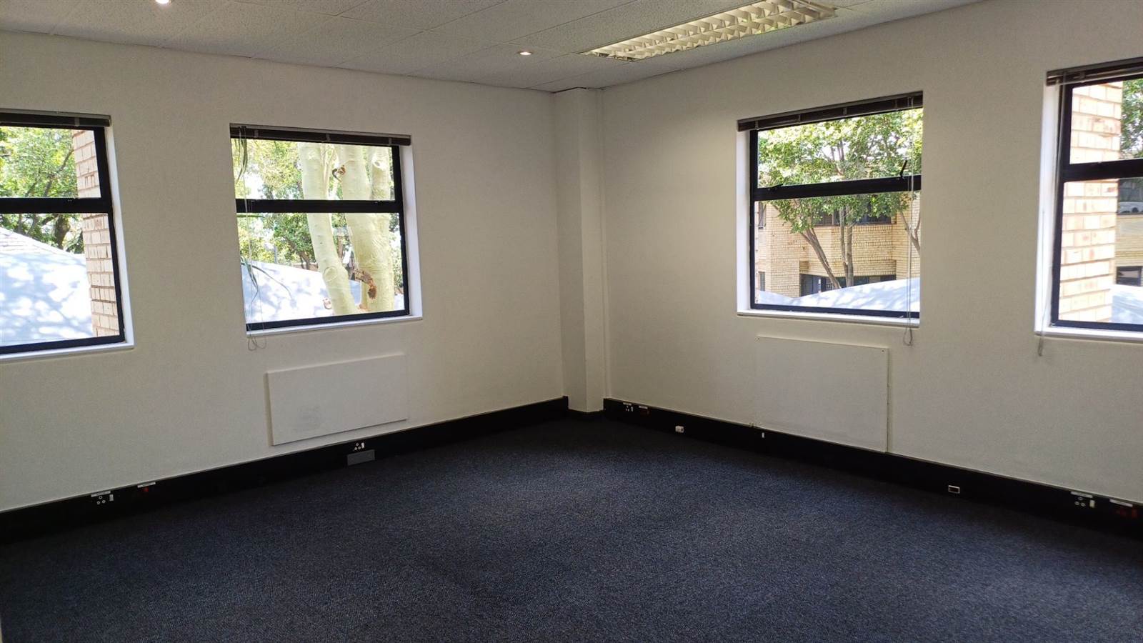 360.22  m² Office Space in Bryanston photo number 11