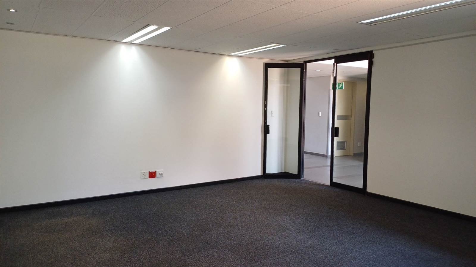 360.22  m² Office Space in Bryanston photo number 3