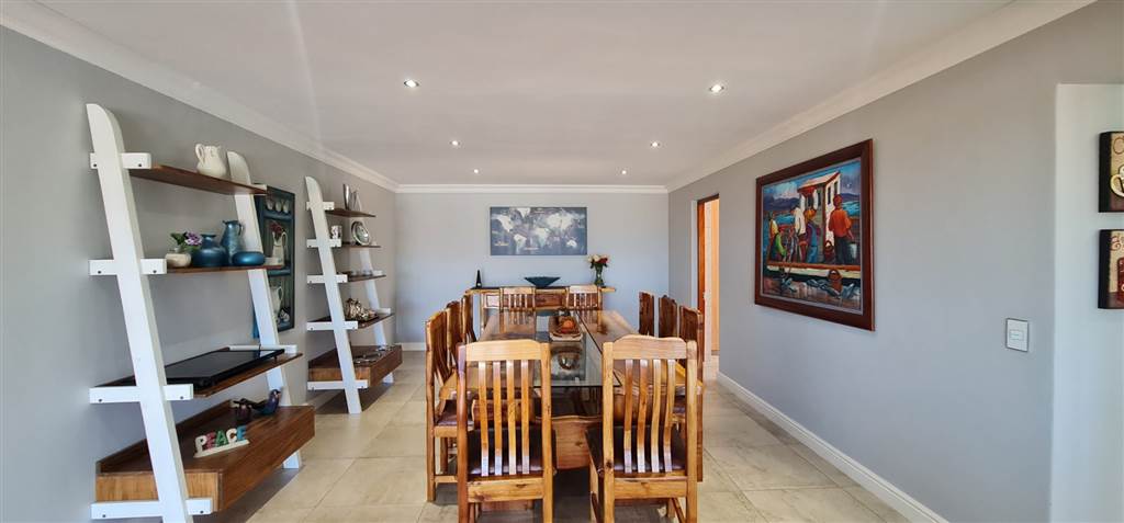 6 Bed House in Plattekloof photo number 14