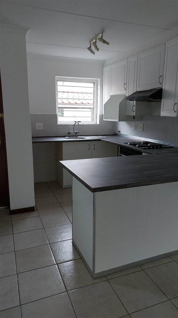 3 Bed Townhouse in Sunninghill photo number 5