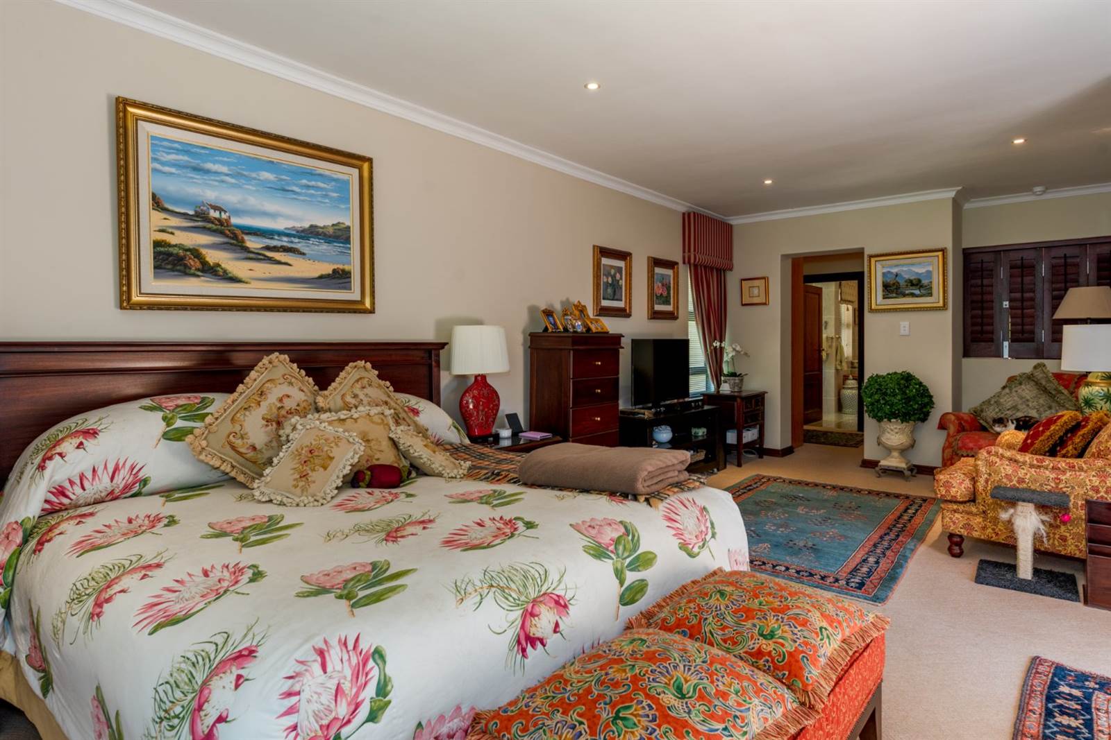 6 Bed House in Constantia photo number 8