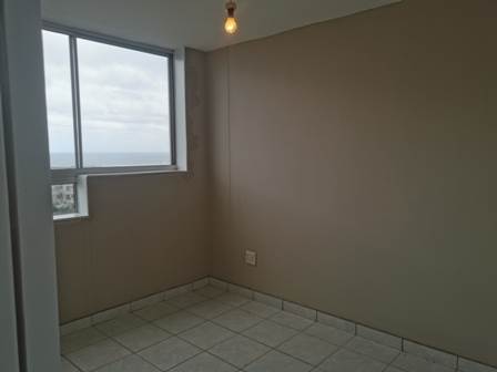 2 Bed Apartment in Doonside photo number 9