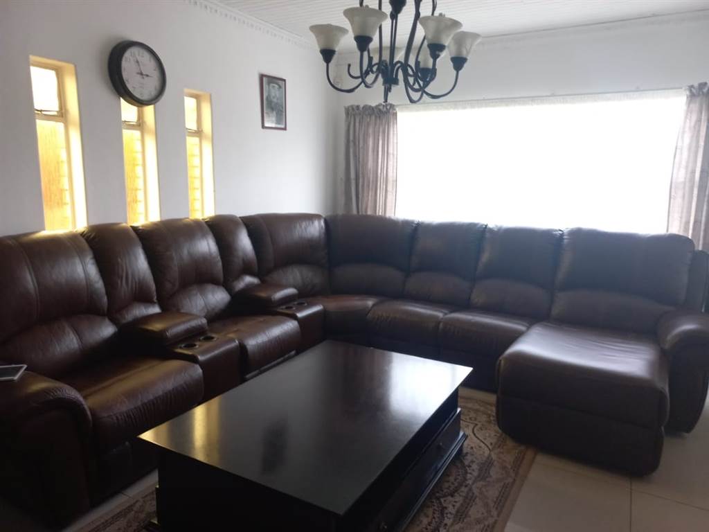 4 Bed House in Mmabatho photo number 23