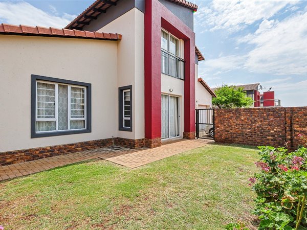 3 Bedroom Townhouse 3 Bedroom Townhouse