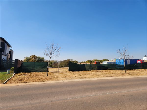 1 287 m² Land