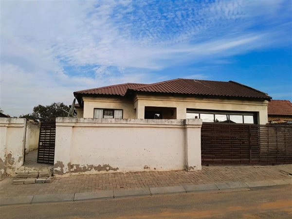2 Bedroom House