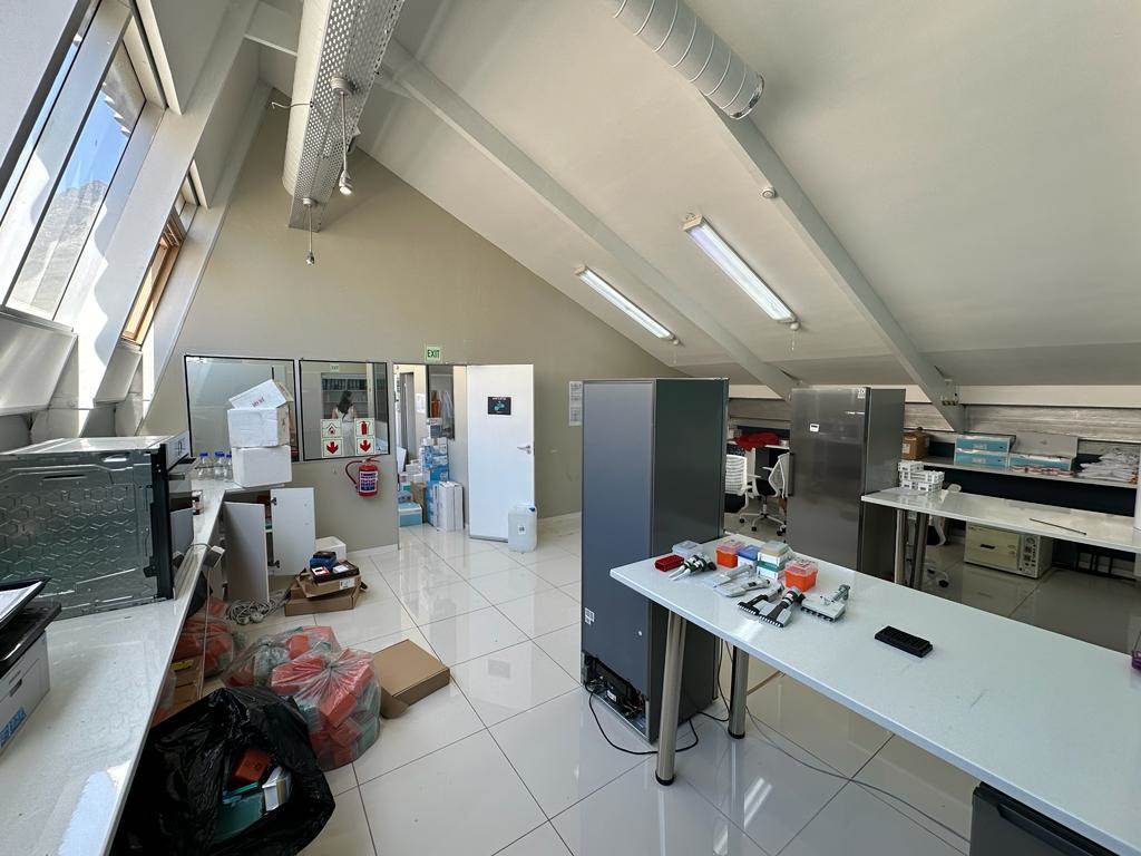 134  m² Commercial space in Observatory photo number 3