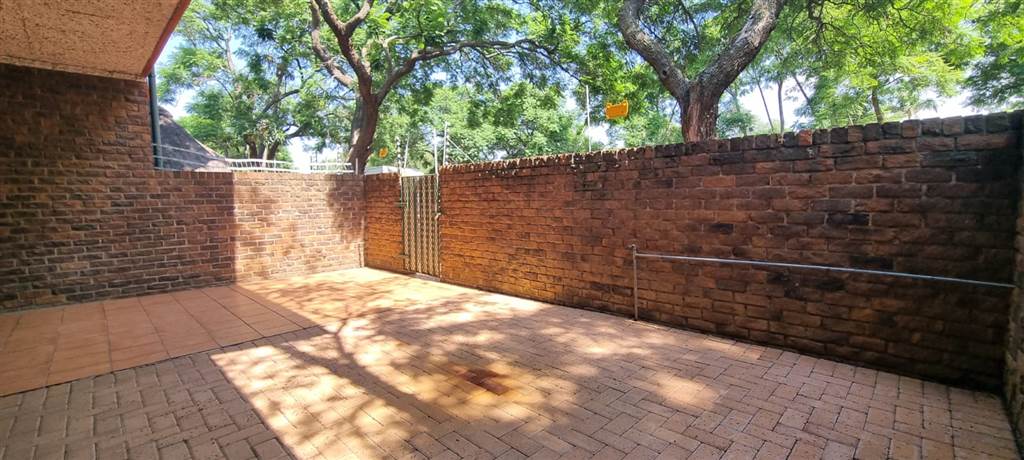 2 Bed Duplex in Polokwane Central photo number 6