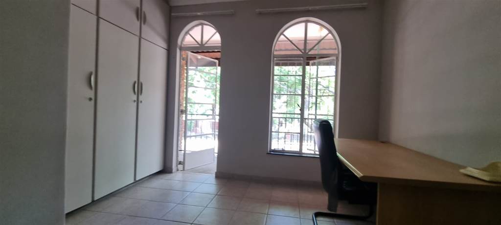 2 Bed Duplex in Polokwane Central photo number 13