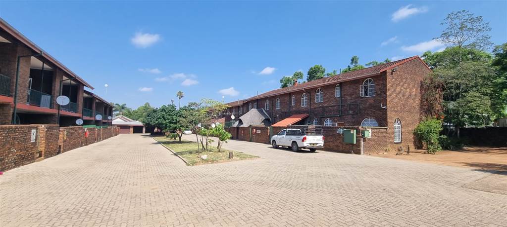 2 Bed Duplex in Polokwane Central photo number 2