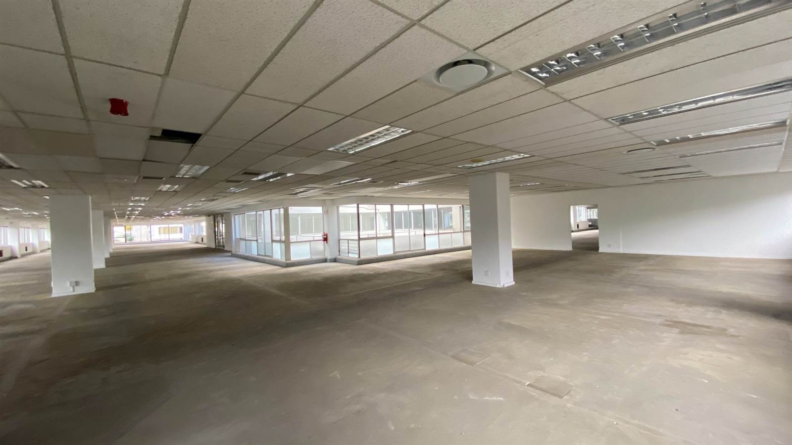 2072  m² Commercial space in Cape Town City Centre photo number 4