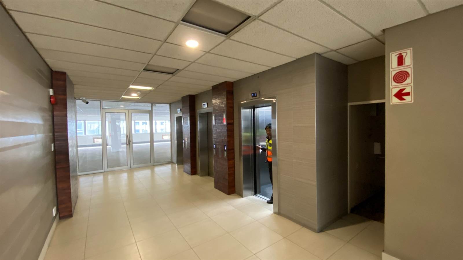 2072  m² Commercial space in Cape Town City Centre photo number 26