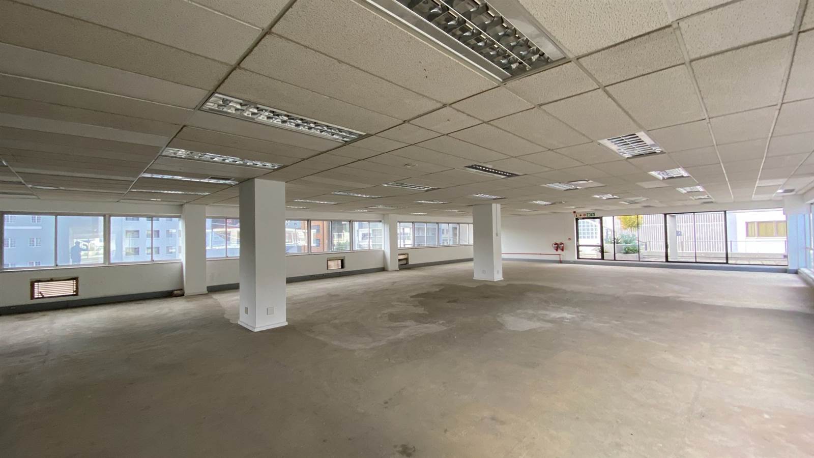 2072  m² Commercial space in Cape Town City Centre photo number 9
