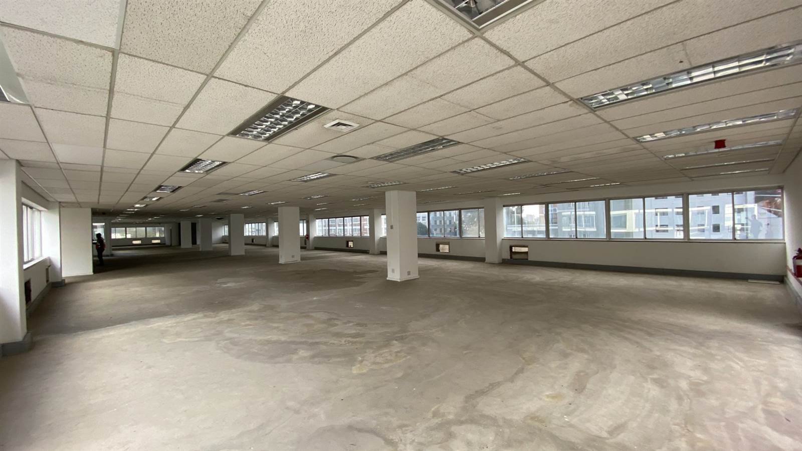 2072  m² Commercial space in Cape Town City Centre photo number 5