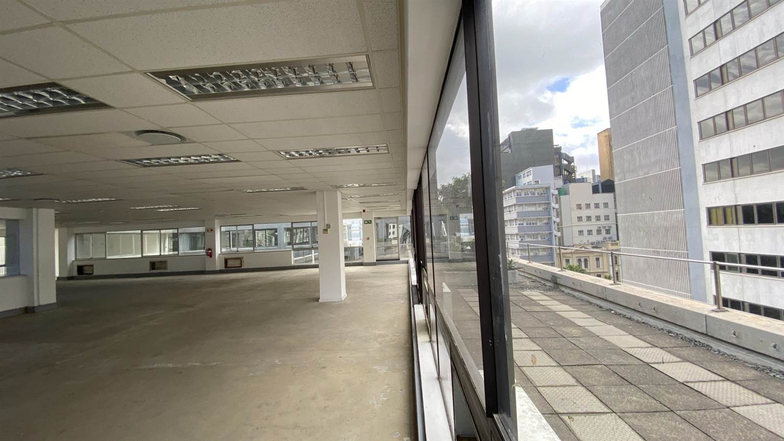 2072  m² Commercial space in Cape Town City Centre photo number 21