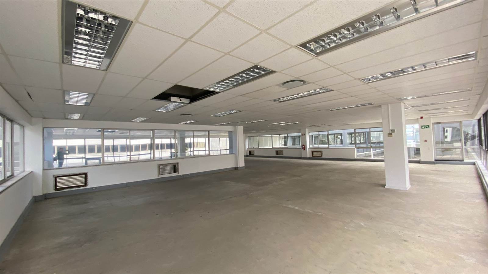 2072  m² Commercial space in Cape Town City Centre photo number 20