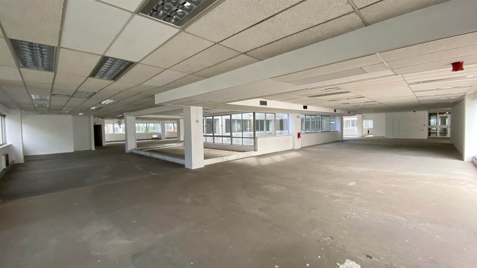 2072  m² Commercial space in Cape Town City Centre photo number 16