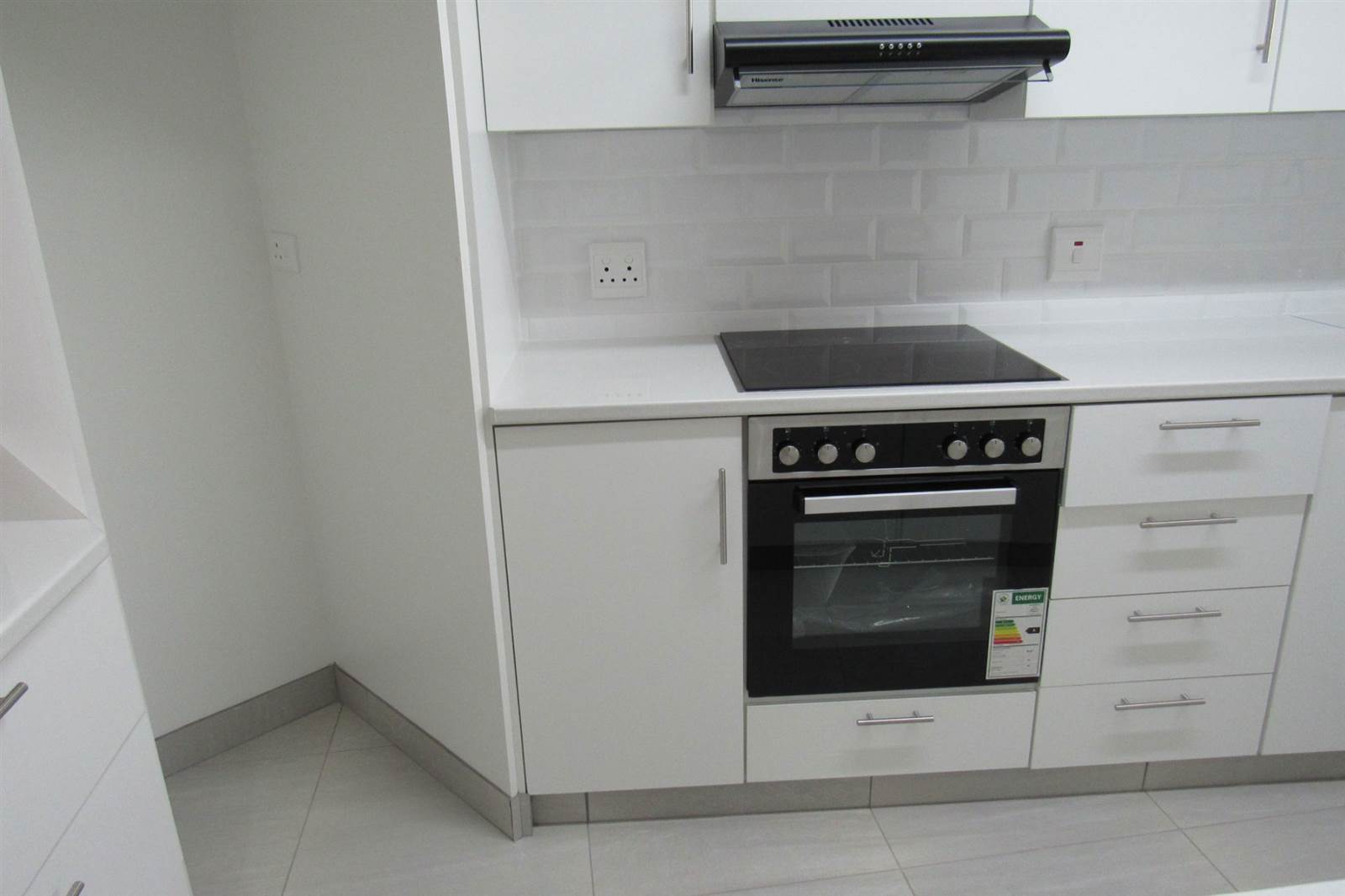 2 Bed Apartment in Doonside photo number 3