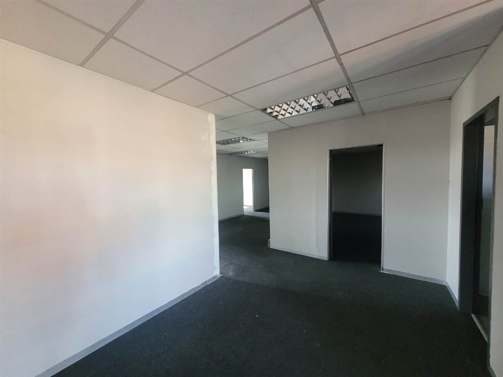 124  m² Commercial space in Highveld photo number 9