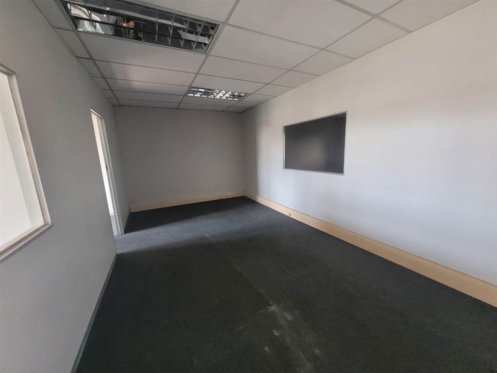 124  m² Commercial space in Highveld photo number 4